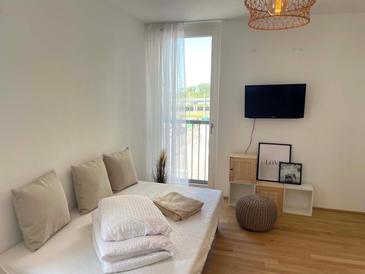 Urban Oasis: Stylische Wohnung Bécs Kültér fotó